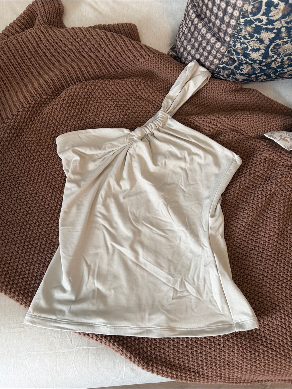 Abercrombie & Fitch Double Lined One-Shoulder Knot Strap Camisole in Light Cream